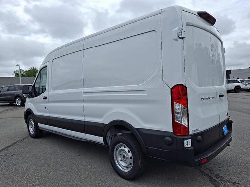 2025 Ford Transit-250 148 WB Medium Roof Cargo