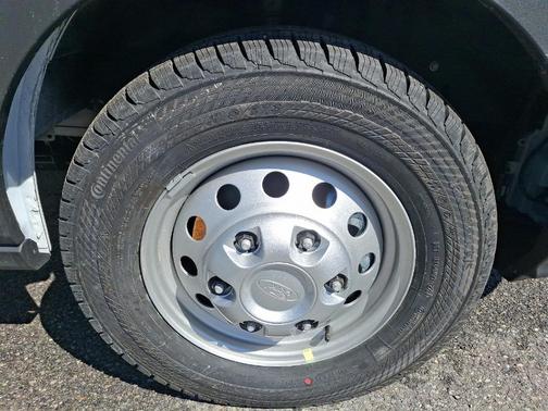 2024 Ford Transit-250 148 WB Medium Roof Cargo