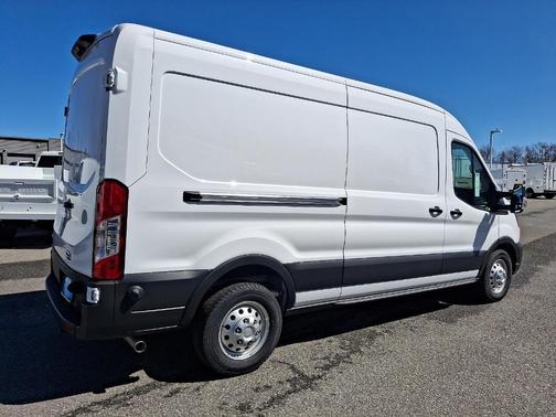 2024 Ford Transit-250 148 WB Medium Roof Cargo