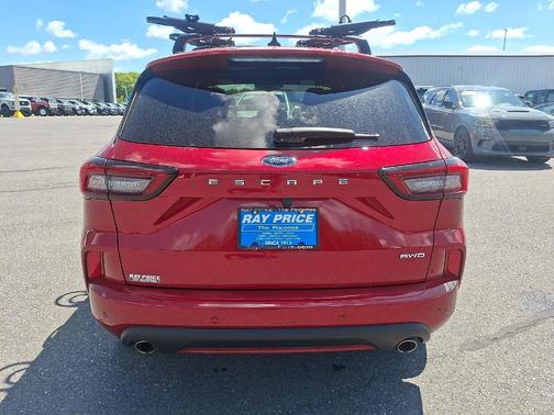 Rapid Red Metallic Tinted Clearcoat 2024 Ford Escape ST-Line Select