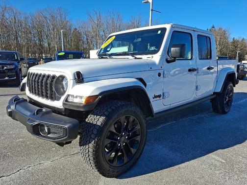 2024 Jeep Gladiator Nighthawk