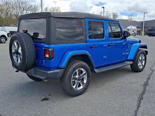 Hydro Blue Pearlcoat 2022 Jeep Wrangler Unlimited Sahara