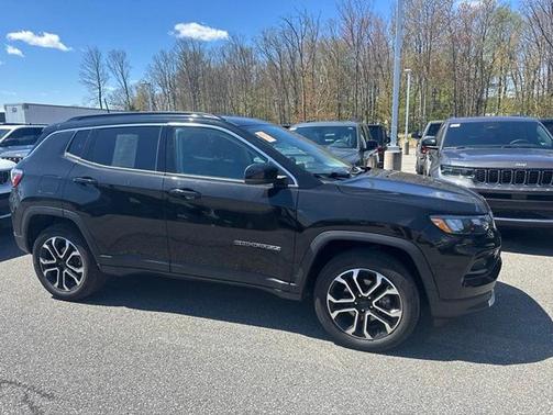 Diamond Black 2022 Jeep Compass Limited