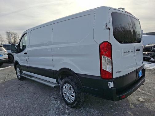 2024 Ford Transit-250 