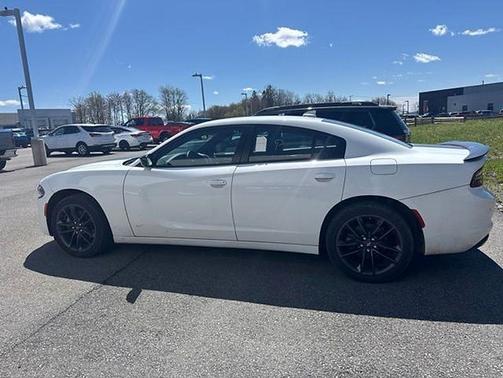 White 2022 Dodge Charger SXT