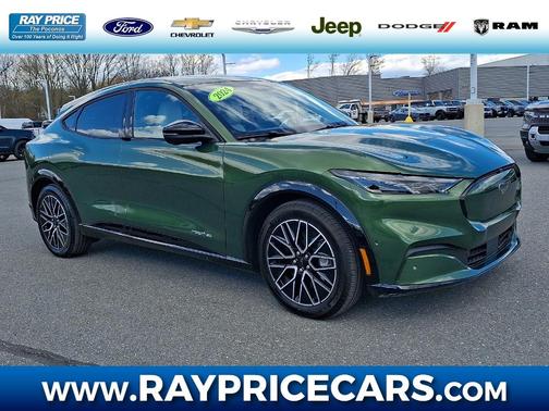 Eruption Green Metallic 2024 Ford Mustang Mach-E Premium