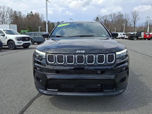 2024 Jeep Compass Latitude Lux