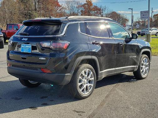 2024 Jeep Compass Latitude Lux