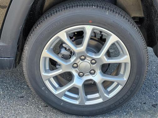 Diamond Black 2024 Jeep Compass Latitude Lux