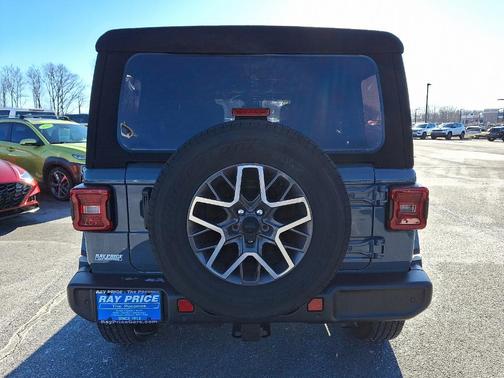 2024 Jeep Wrangler Sahara