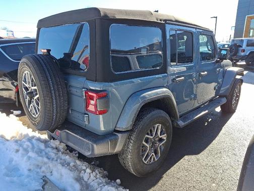 2024 Jeep Wrangler Sahara