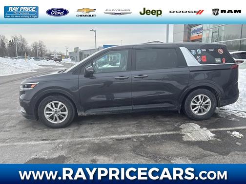 2022 Kia Carnival LX