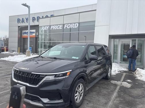 2022 Kia Carnival LX