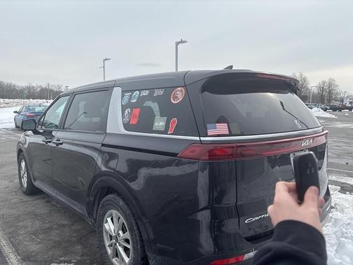 2022 Kia Carnival LX