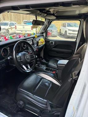 Bright White Clearcoat 2018 Jeep Wrangler Unlimited Sahara