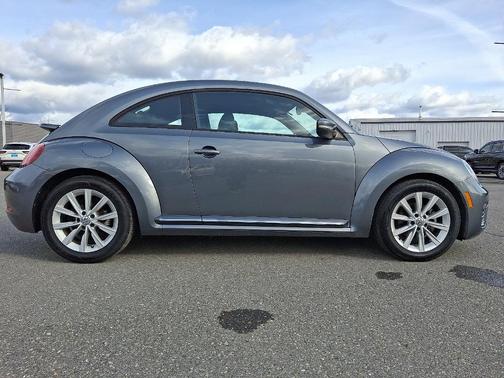 2018 Volkswagen Beetle 2.0T S