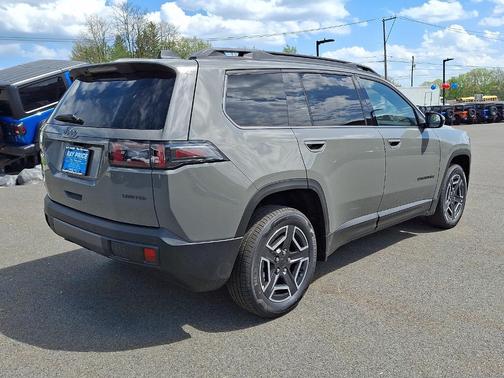 Sting Gray Clearcoat 2026 Jeep Cherokee LAREDO/LIMITED