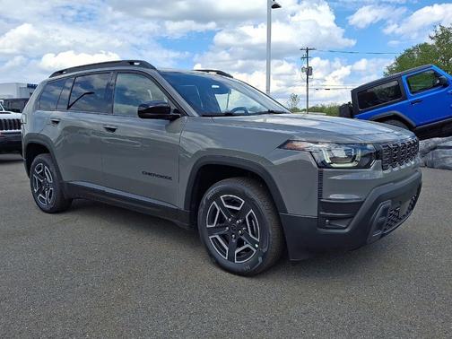 Sting Gray Clearcoat 2026 Jeep Cherokee LAREDO/LIMITED