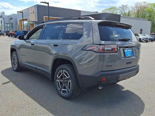 Sting Gray Clearcoat 2026 Jeep Cherokee LAREDO/LIMITED