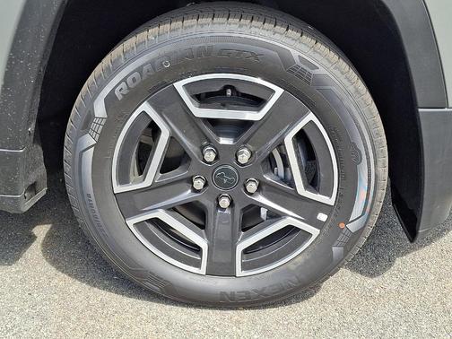 Sting Gray Clearcoat 2026 Jeep Cherokee LAREDO/LIMITED