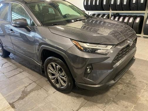 2022 Toyota RAV4 Hybrid XLE Premium
