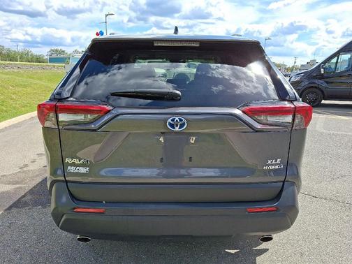 2022 Toyota RAV4 Hybrid XLE Premium