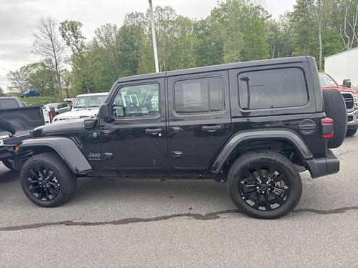 Black Clearcoat 2025 Jeep Wrangler 4xe Sahara