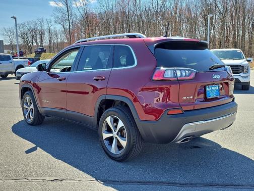 Velvet Red Pearlcoat 2021 Jeep Cherokee Limited