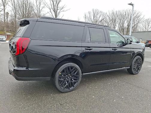 Agate Black Metallic 2026 Ford Expedition Max Platinum