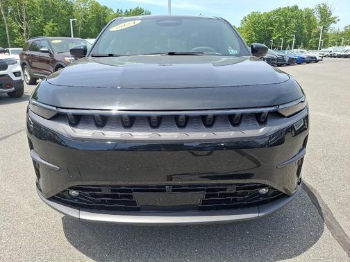 Diamond Black 2024 Jeep Wagoneer S Launch Edition