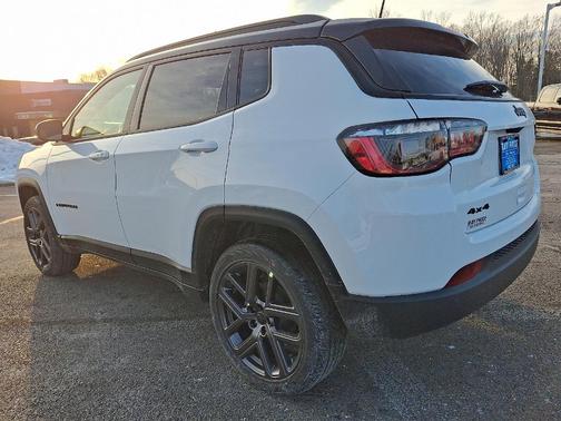 Bright White Clearcoat 2026 Jeep Compass Limited Altitude
