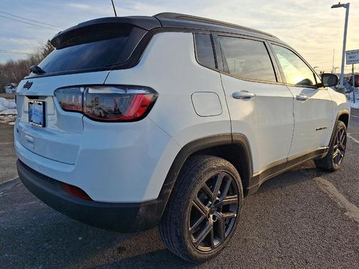 Bright White Clearcoat 2026 Jeep Compass Limited Altitude