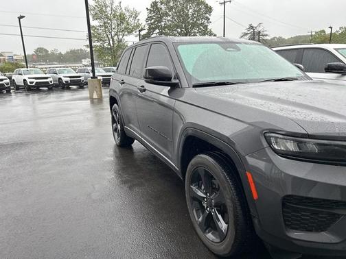 2024 Jeep Grand Cherokee Laredo
