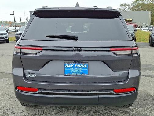 2024 Jeep Grand Cherokee Laredo