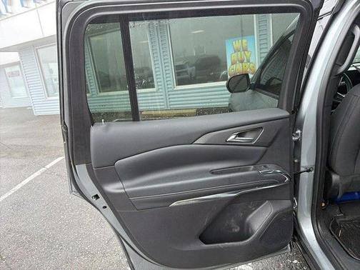 Sterling Gray Metallic 2025 Chevrolet Traverse LT