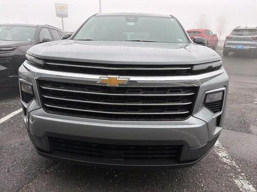 Sterling Gray Metallic 2025 Chevrolet Traverse LT