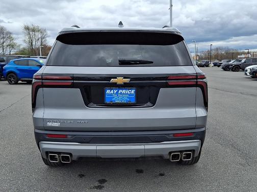 Sterling Gray Metallic 2025 Chevrolet Traverse LT