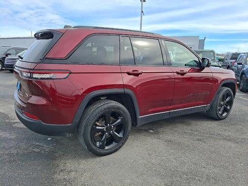 2023 Jeep Grand Cherokee Altitude
