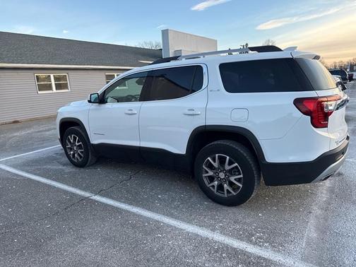 2023 GMC Acadia SLE