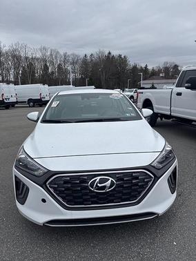 2022 Hyundai IONIQ Hybrid SE
