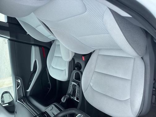 2022 Hyundai IONIQ Hybrid SE