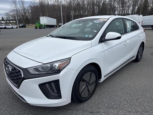 2022 Hyundai IONIQ Hybrid SE