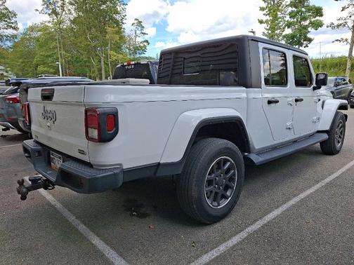 2022 Jeep Gladiator Overland