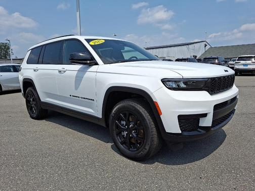 2025 Jeep Grand Cherokee L Laredo
