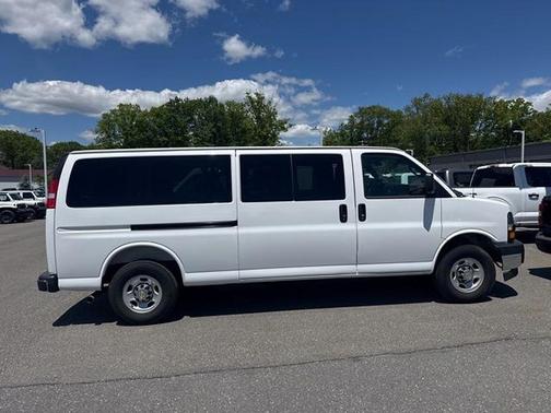 Summit White 2025 Chevrolet Express 3500 LT