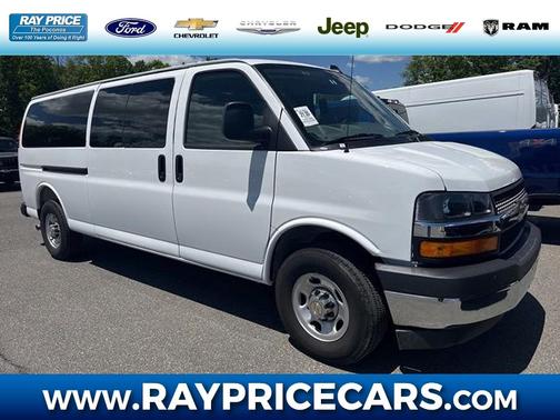 Summit White 2025 Chevrolet Express 3500 LT