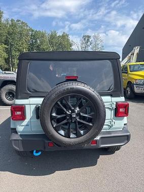 2024 Jeep Wrangler 4xe Sahara
