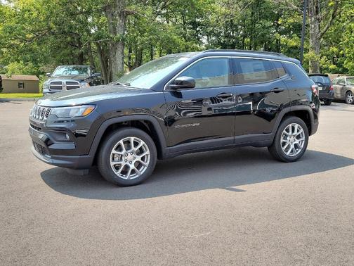 2024 Jeep Compass Latitude Lux
