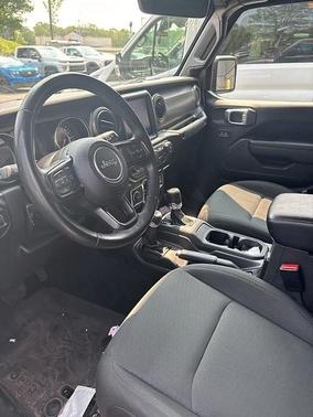 2022 Jeep Gladiator Sport