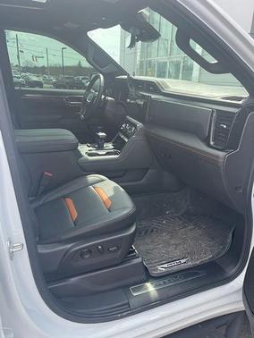 Summit White 2025 GMC Sierra 1500 AT4